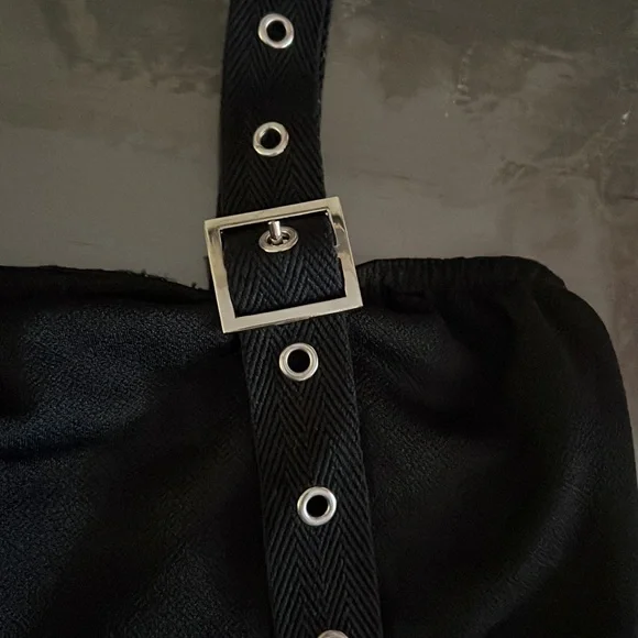 Pretty Little Thing Black Buckle Strap Thong Bodysuit 🌺 - Picture 9 of 11